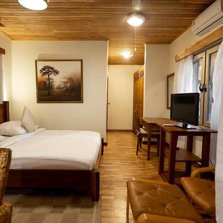 Esther'S Hotel Accra Esterno foto
