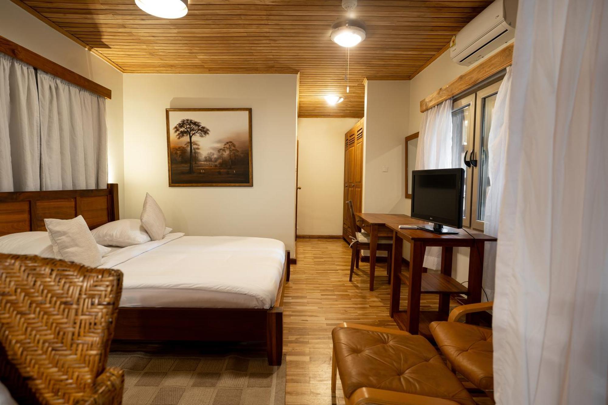 Esther'S Hotel Accra Esterno foto